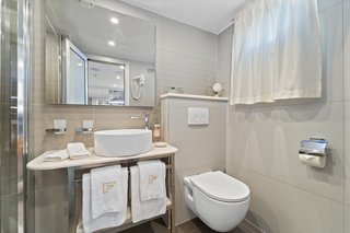 Gallery image 47