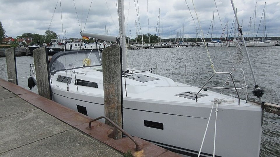 FOURTEEN yacht photo