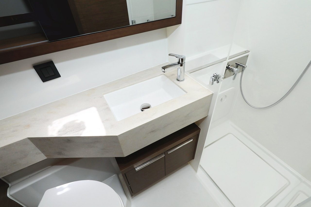 WHITE PEARL - image 26