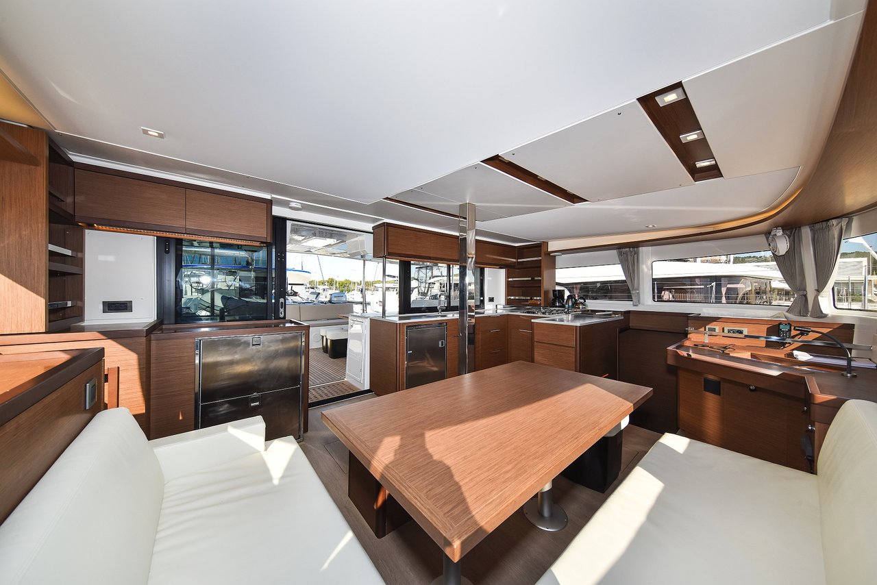 MAJESTIC - image 25