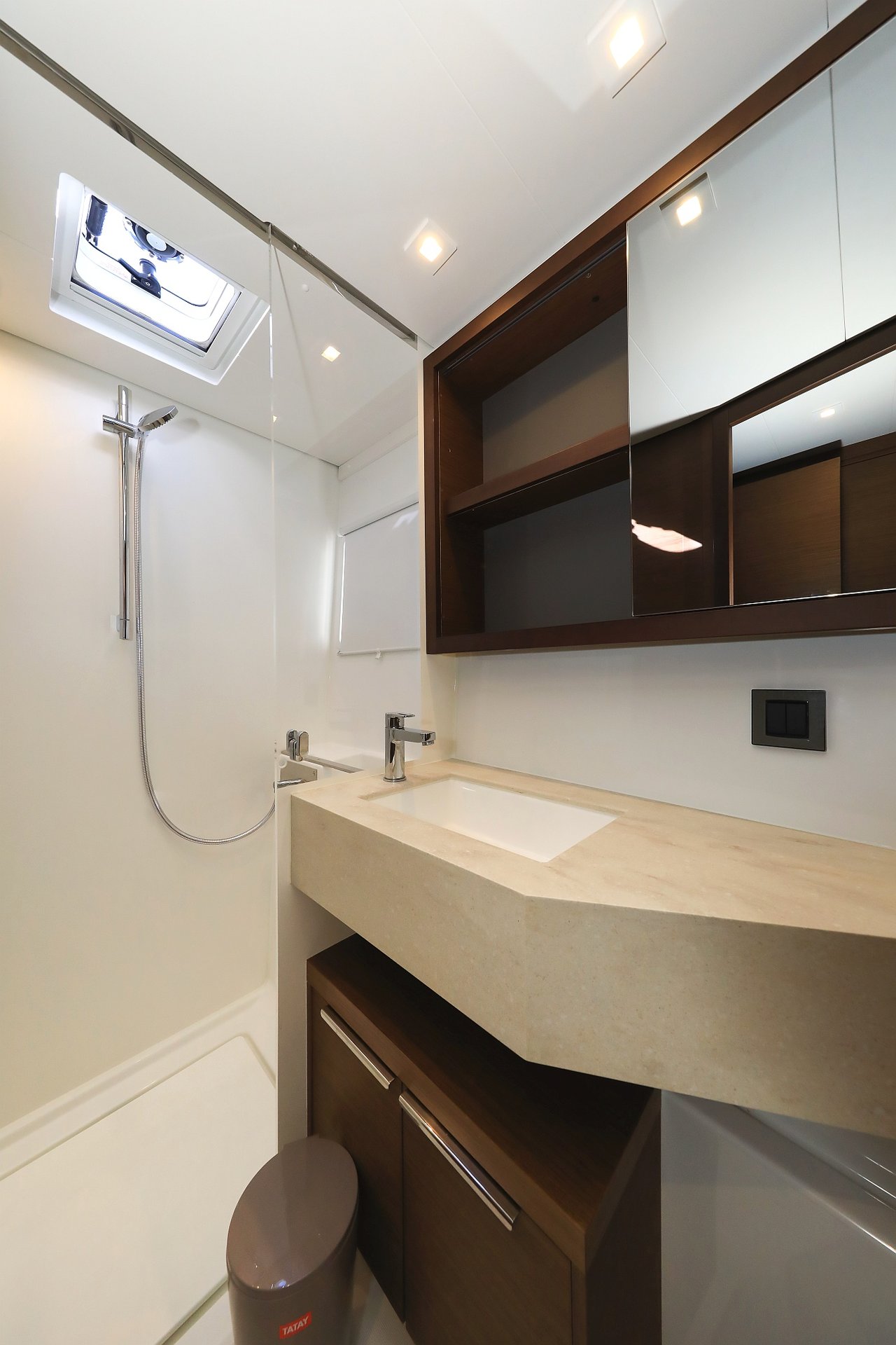 MAJESTIC - image 33
