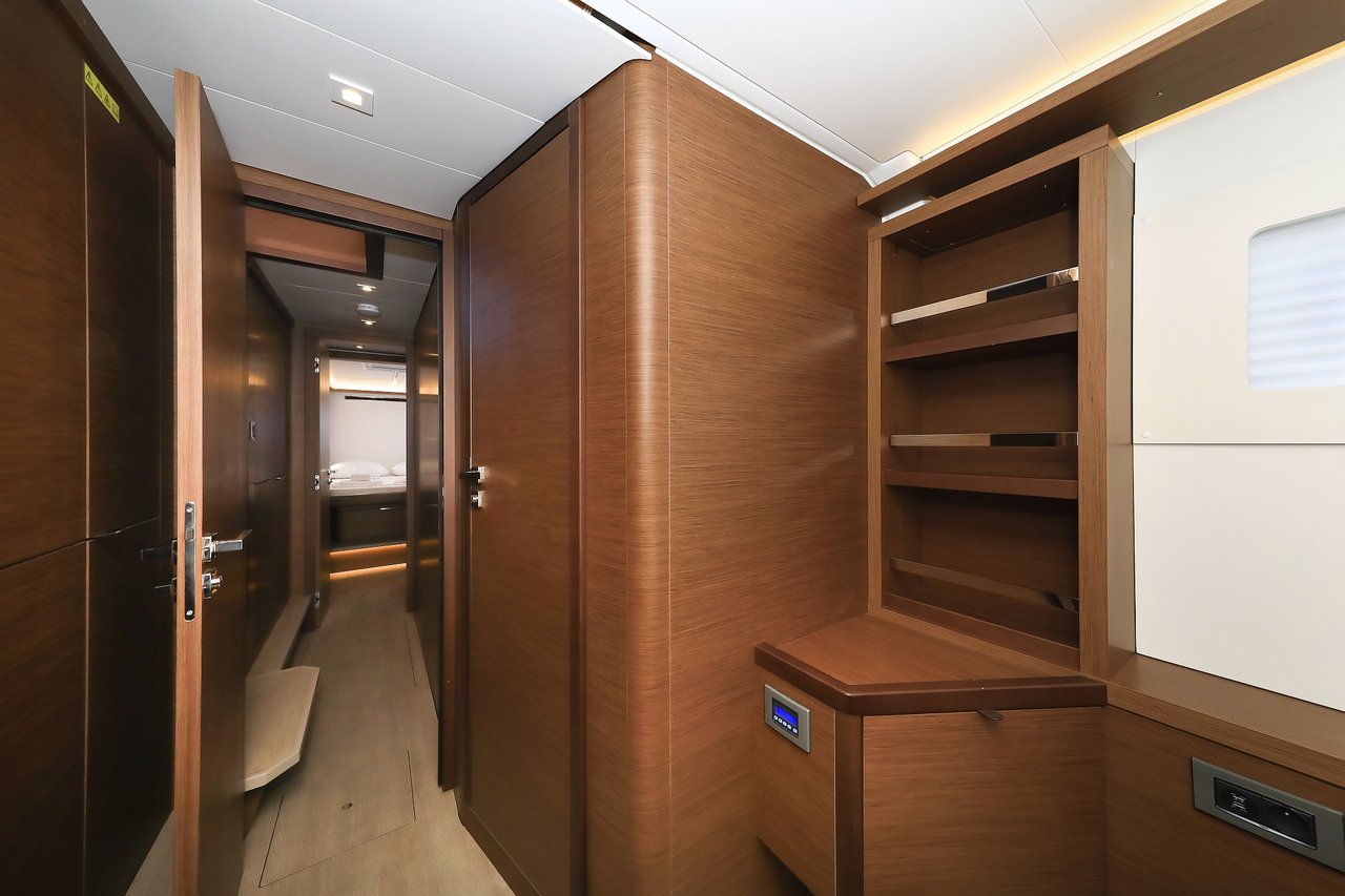 MAJESTIC - image 31