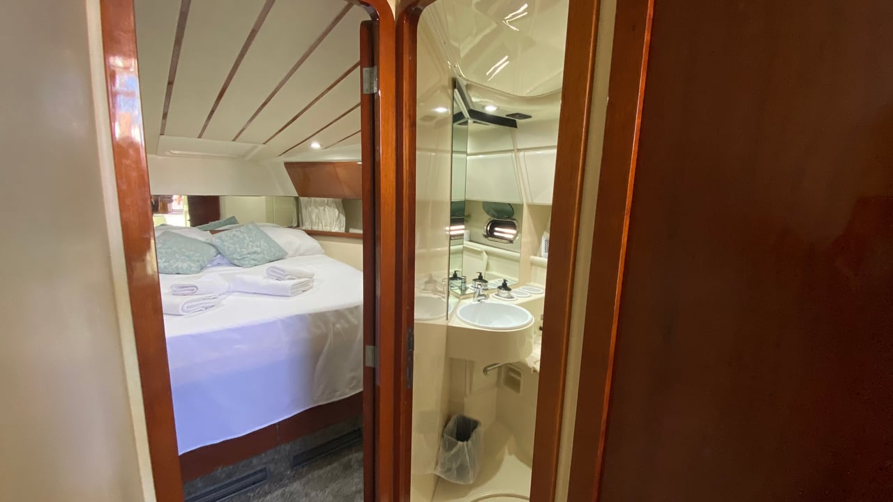 FERRETTI 43 FLY - image 26