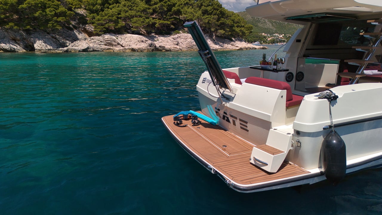 FERRETTI 43 FLY - image 31