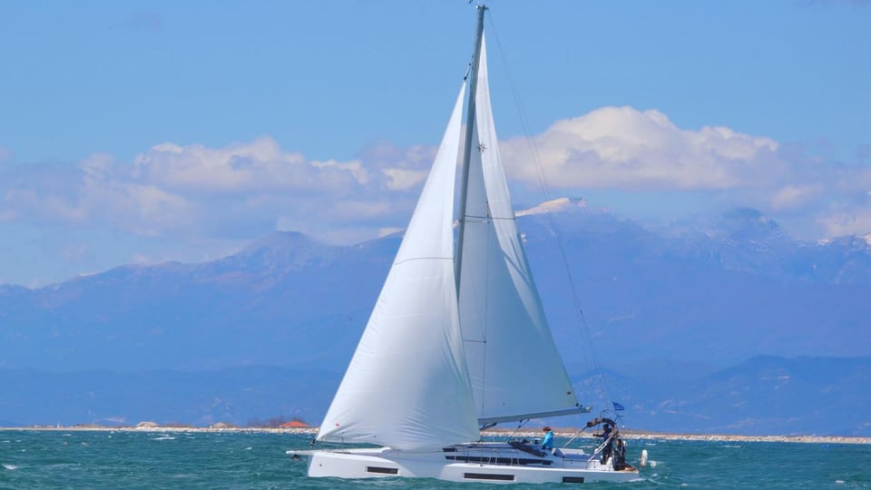 BLACK BIRD yacht photo