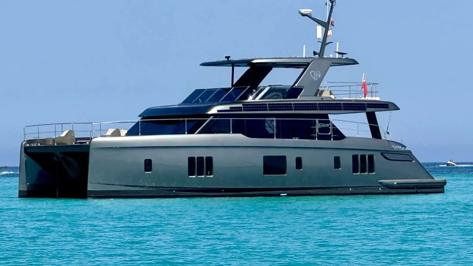 DOUBLE HAPPINESS yacht photo