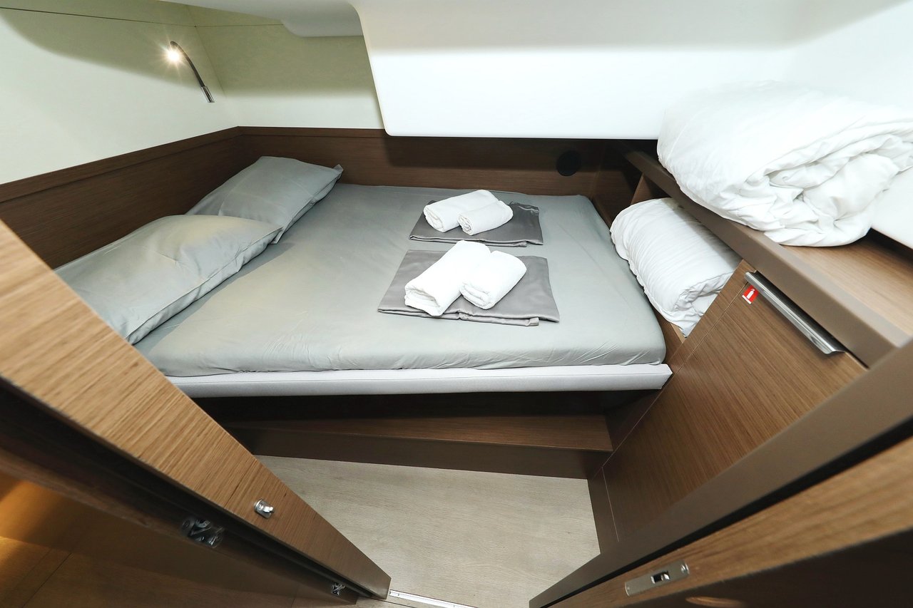 HIGH LIFE - image 29