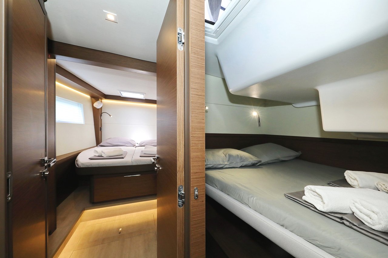 HIGH LIFE - image 27