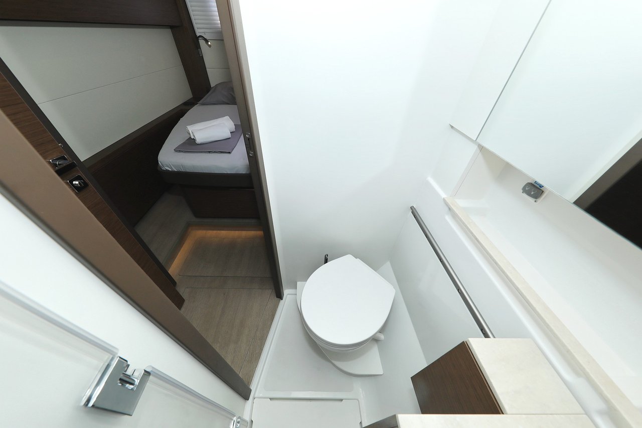 HIGH LIFE - image 36