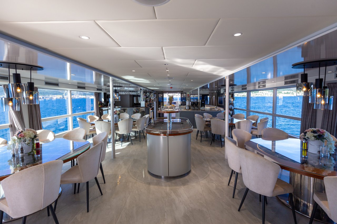 ADRIATIC KING - image 32