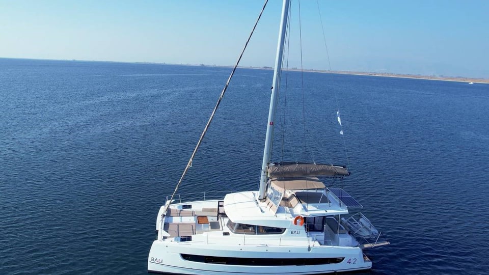 KOS 42.4 yacht photo