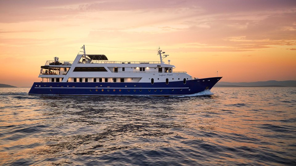 LUPUS MARE yacht photo