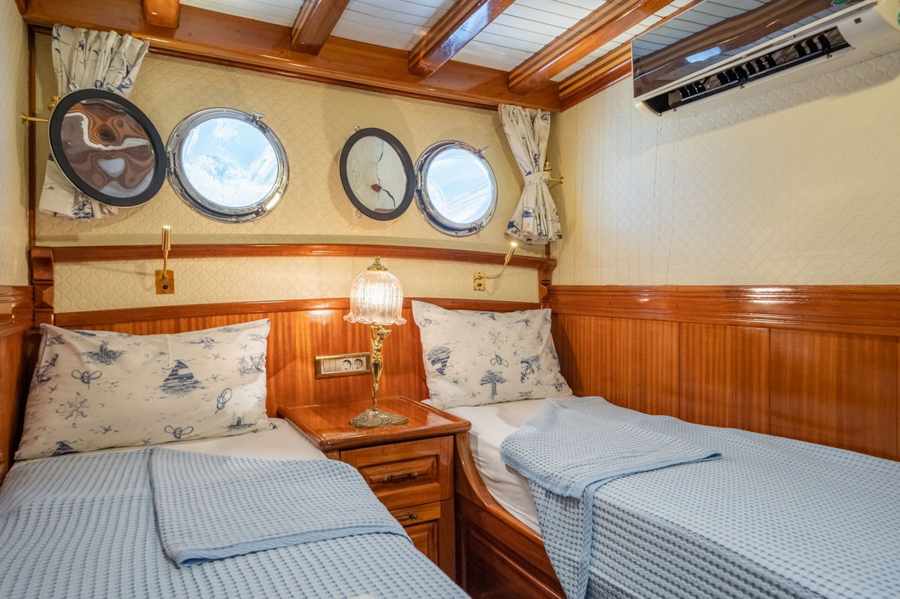 ADMIRAL - image 40