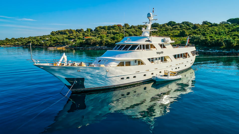 TO JE TO yacht photo