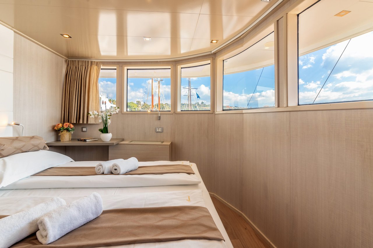 SUZANA - image 42