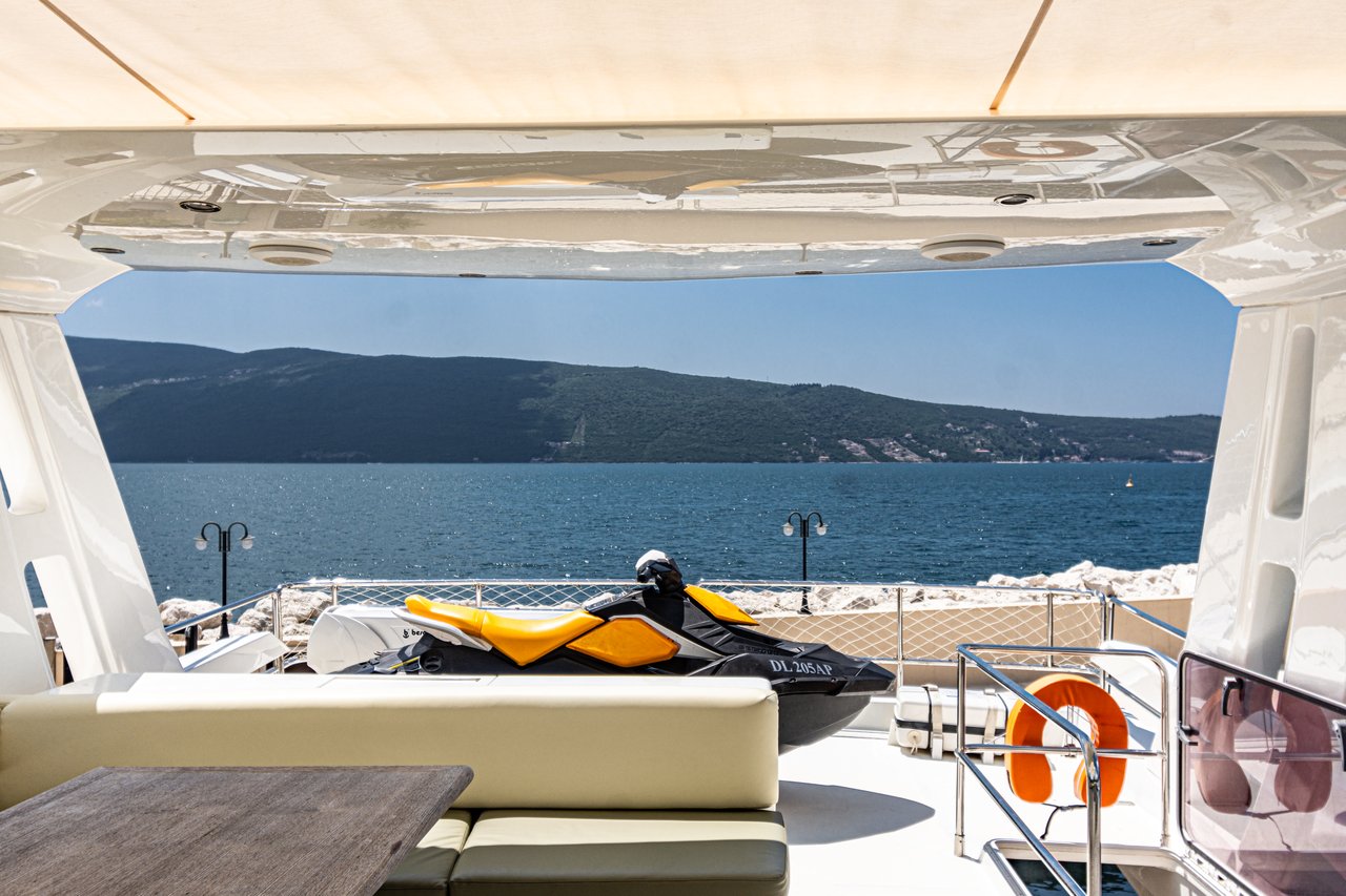 NUMARINE 78 FLYBRIDGE - image 28