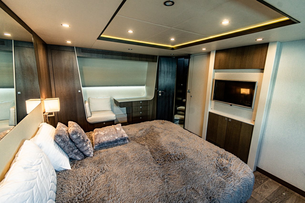 NUMARINE 78 FLYBRIDGE - image 40