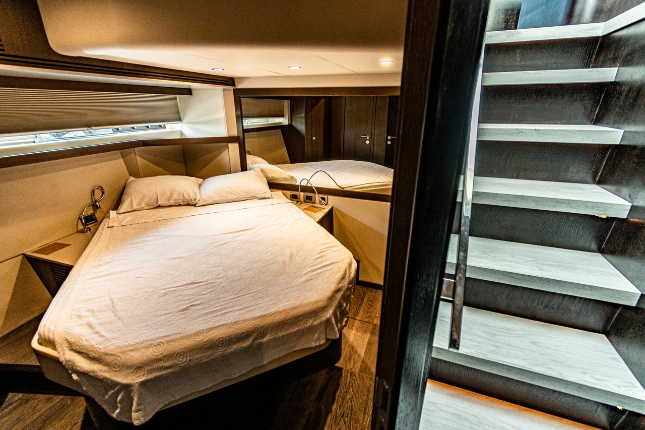 NUMARINE 78 FLYBRIDGE - image 45