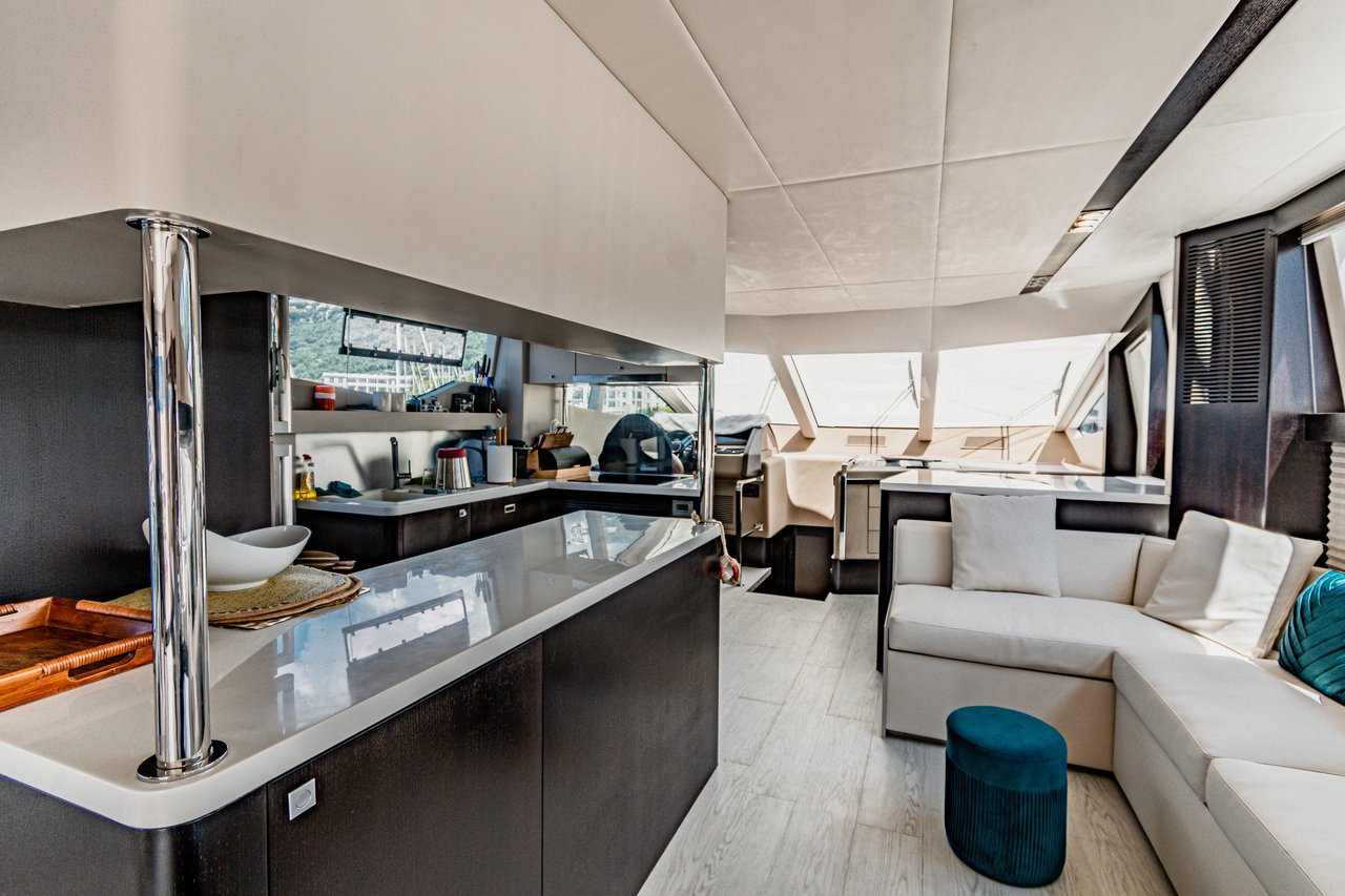 NUMARINE 78 FLYBRIDGE - image 31