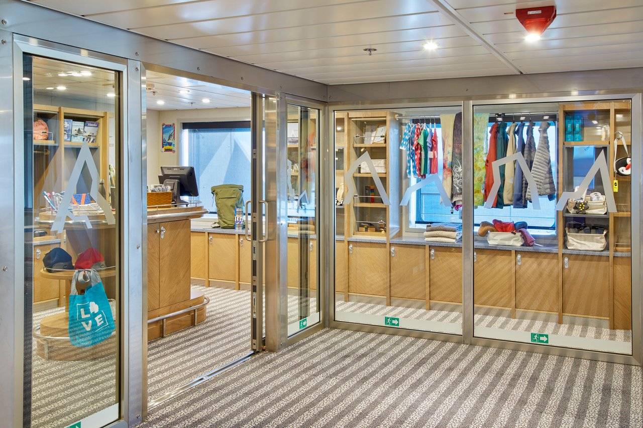 MAGELLAN EXPLORER - image 33