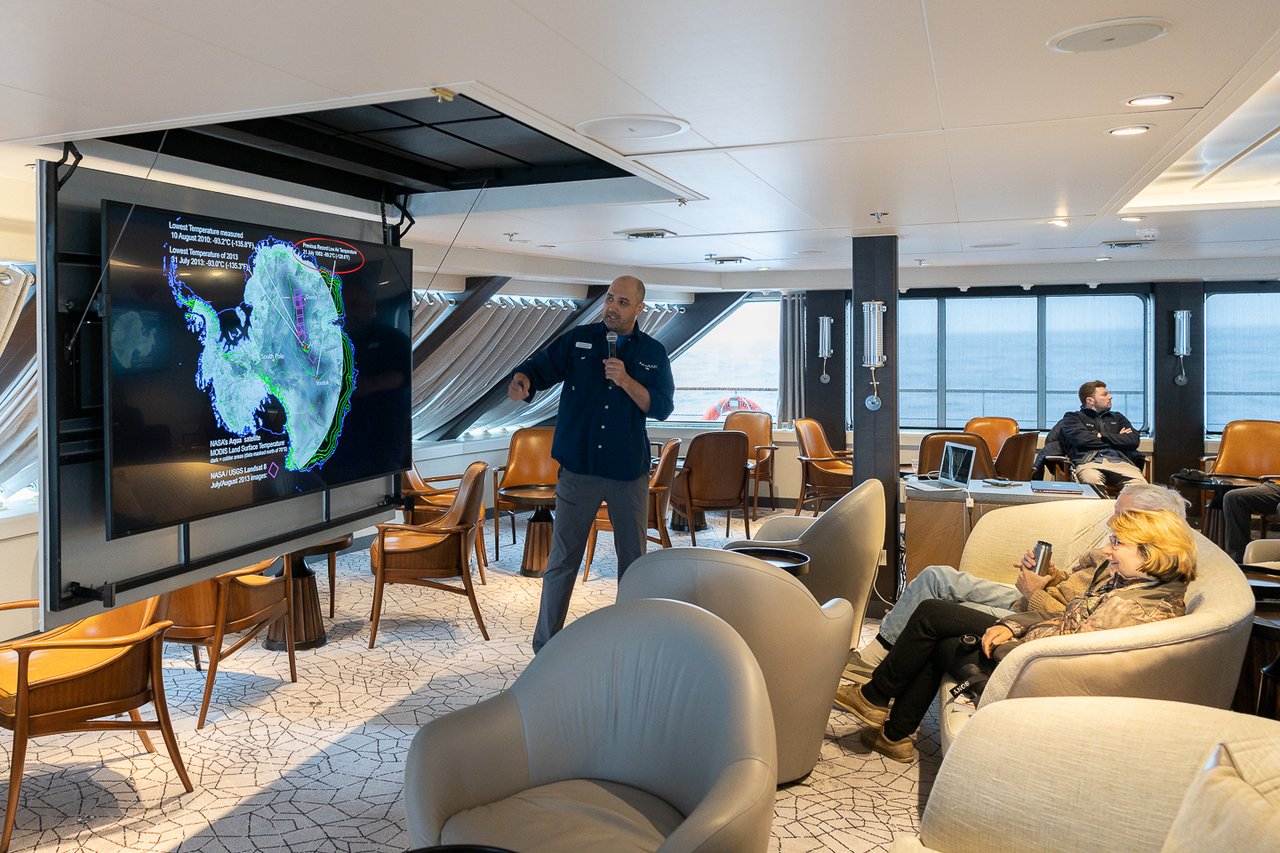 MAGELLAN EXPLORER - image 53