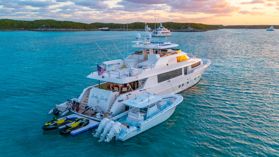 LUCKY LADY yacht photo