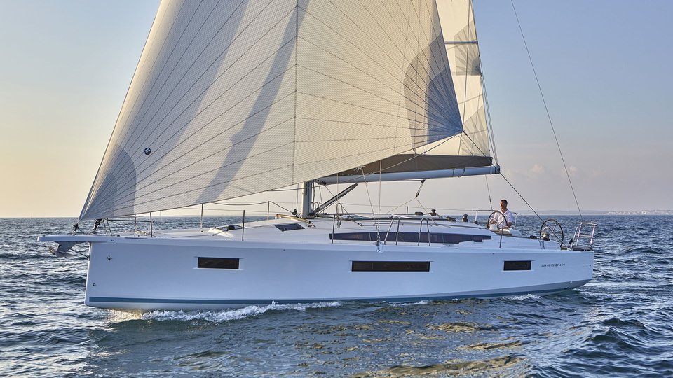 FIRST DATE yacht photo