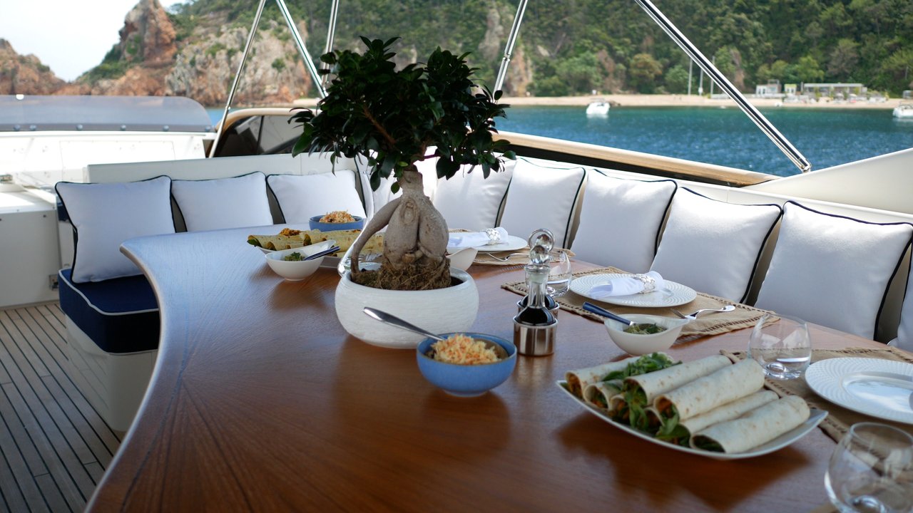 LADY AMANDA - image 25