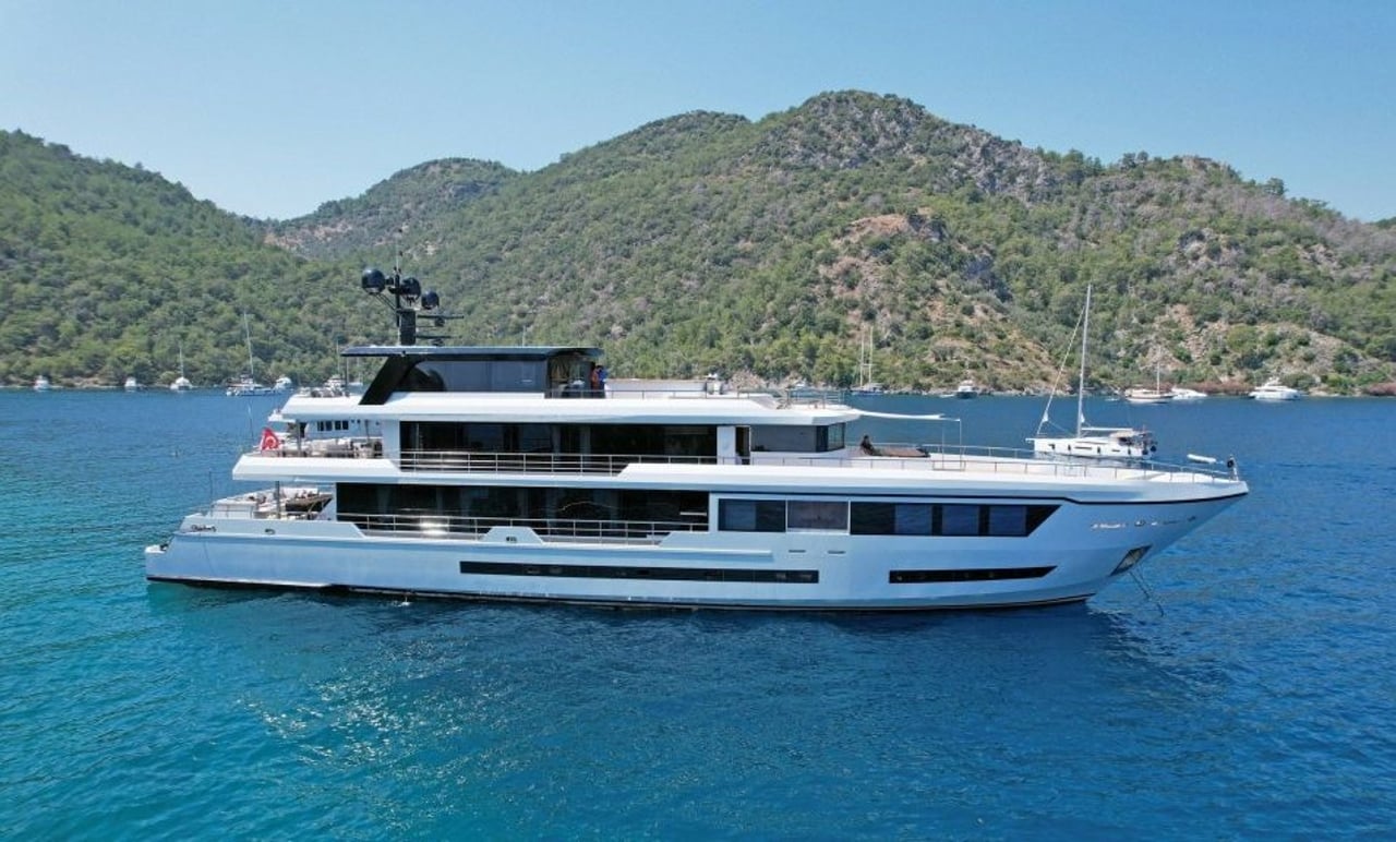 OCEAN BREEZE - image 2
