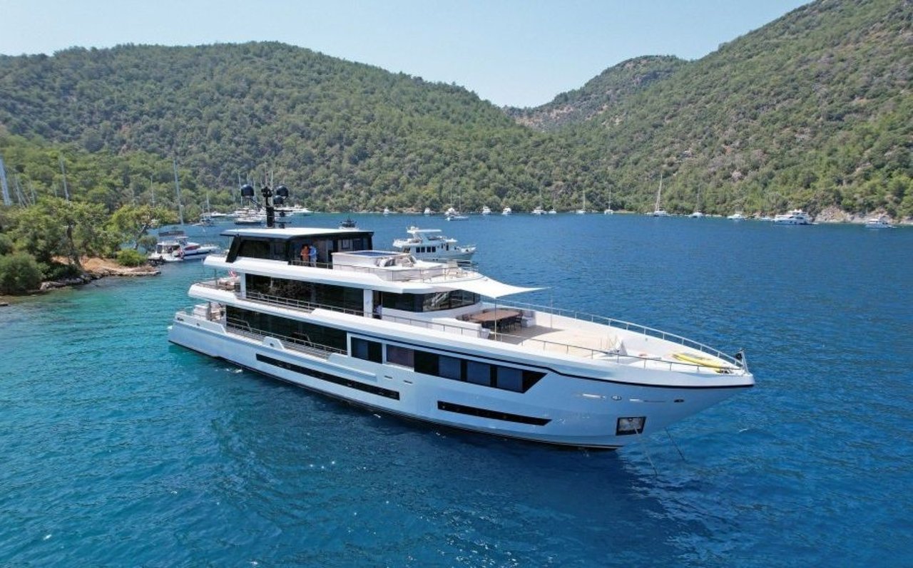 OCEAN BREEZE - image 1