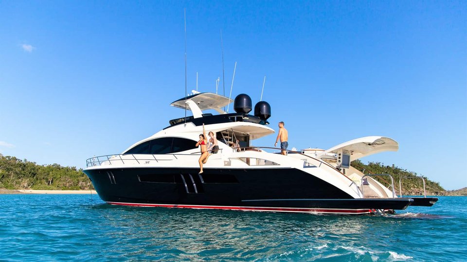 LA MAR yacht photo