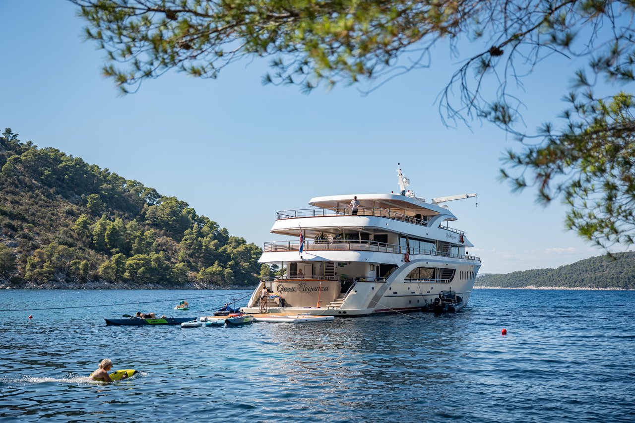 QUEEN ELEGANZA - image 6