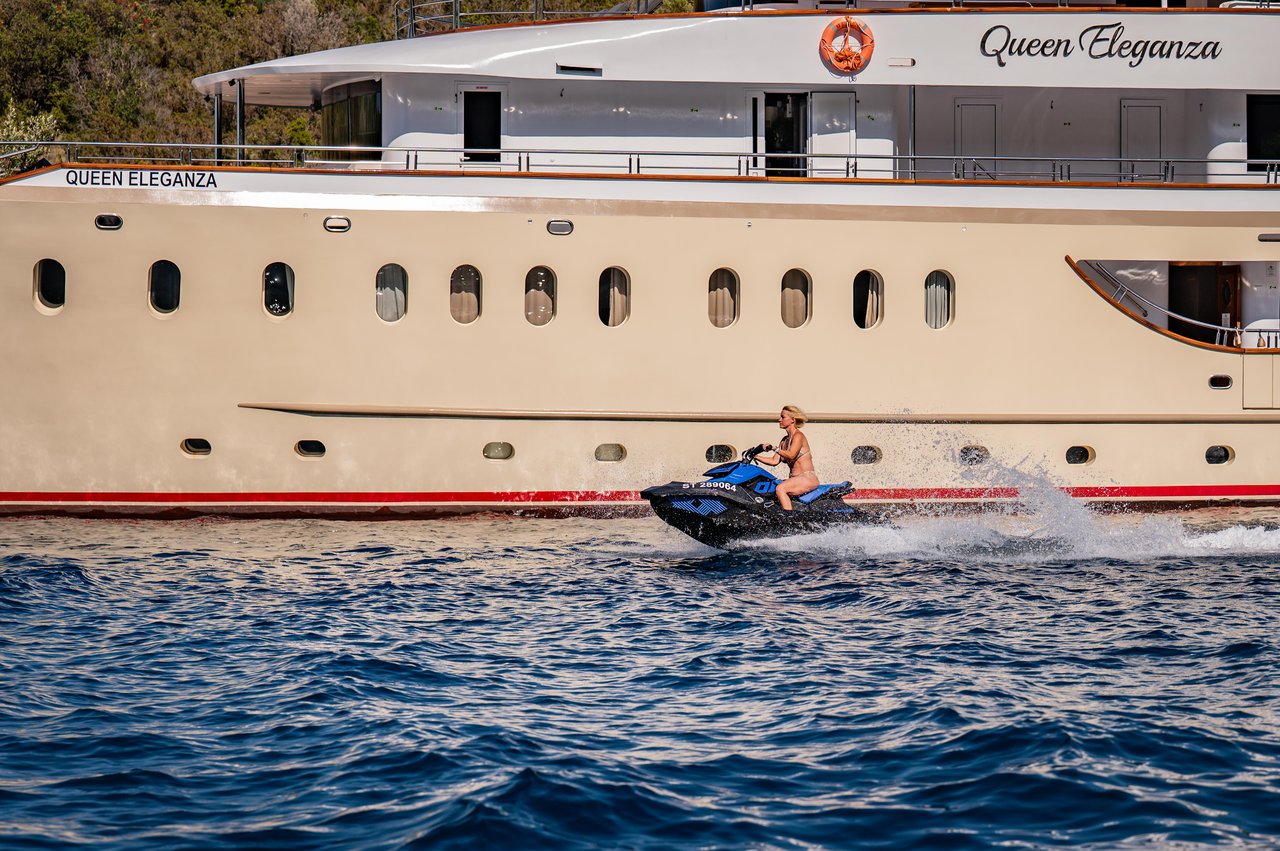 QUEEN ELEGANZA - image 40